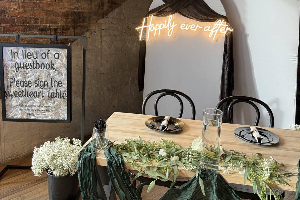 sweetheart table