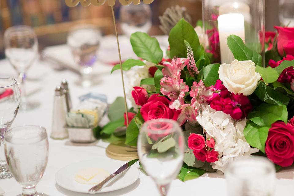 Floral table centerpiece