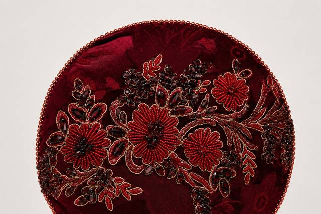 cocoa-desiree-red-the-wedding-ring-pillow.png