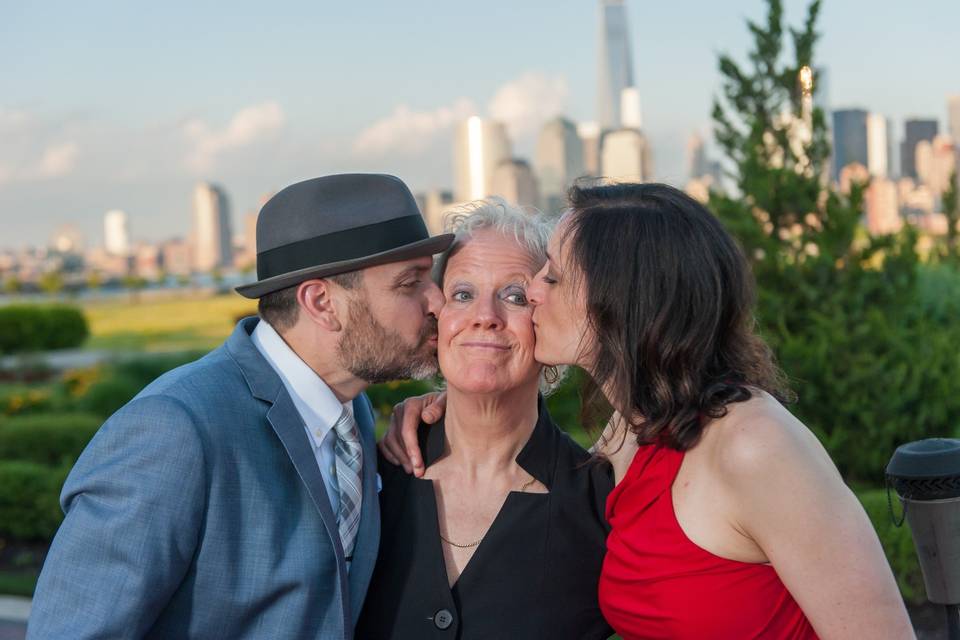 Tulis McCall - New York Celebrant: Wedding Officiant and Interfaith Minister