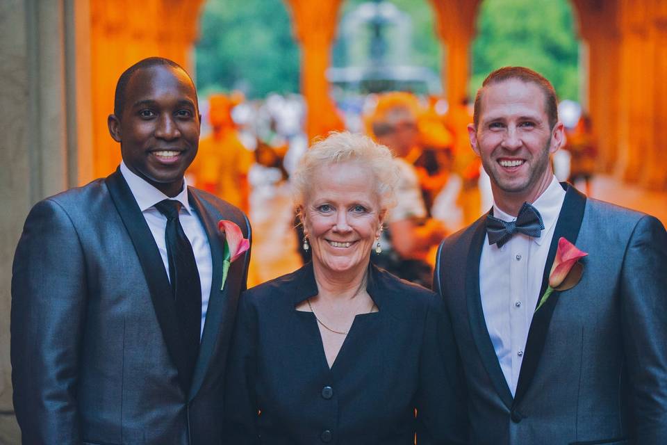 Tulis McCall - New York Celebrant: Wedding Officiant and Interfaith Minister