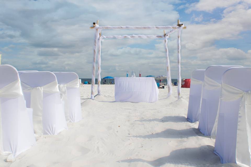 Sand ceremony w/ a smoothed sand aisle