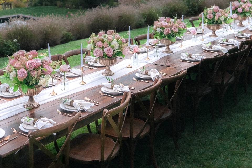 Chic Outdoor Tablescape