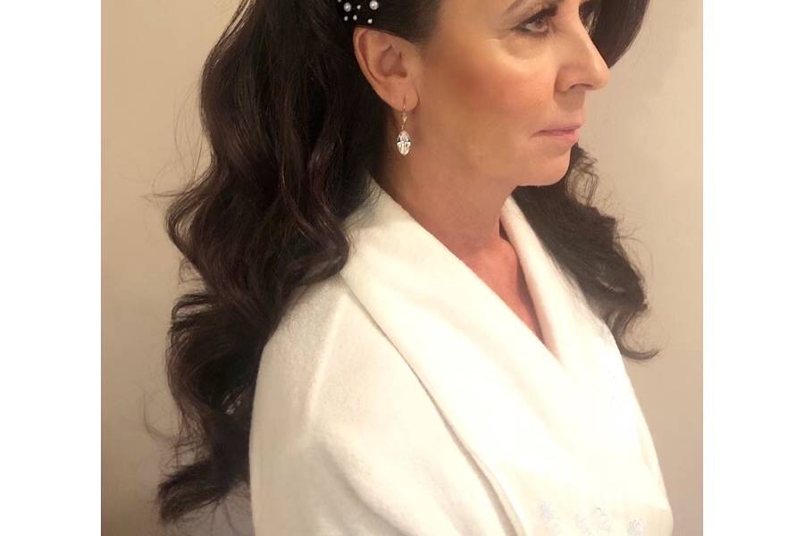 Volume Glam Curls with Pearls