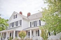 Olde Breton Inn