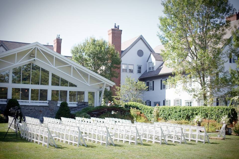 Outdoor wedding space