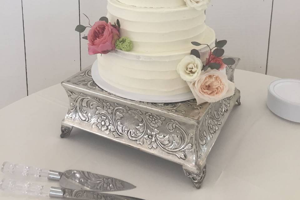 Simple wedding cake