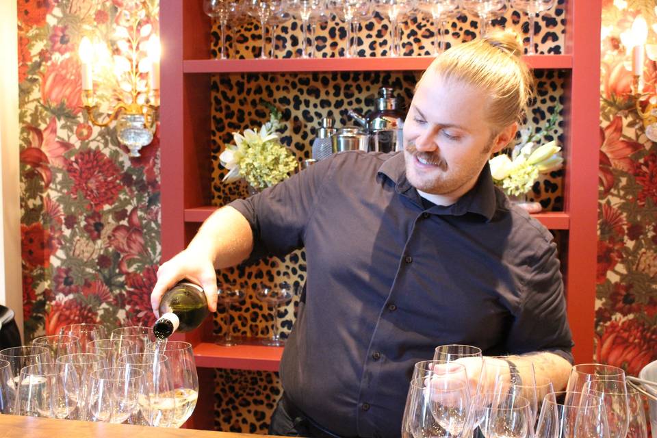Bar Service