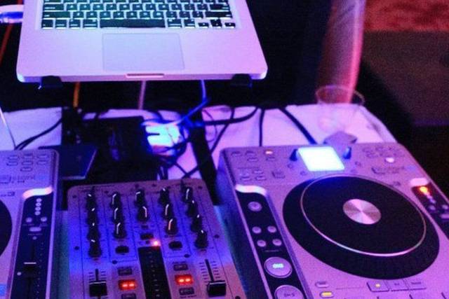 DJ set up