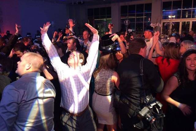 NON-STOP hits drive the crowds into new heights of dancing!!!