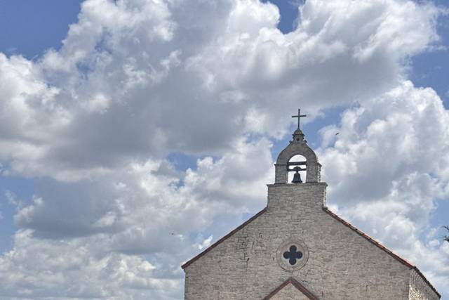 It's a chapel of a good time.
