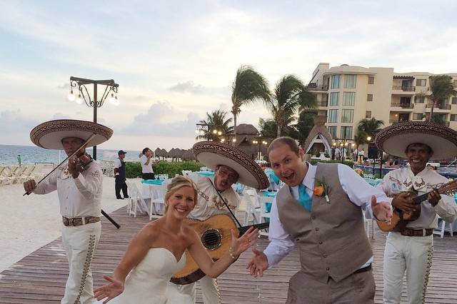 Happy wedding party at Paradisus Palma Real in Punta Cana