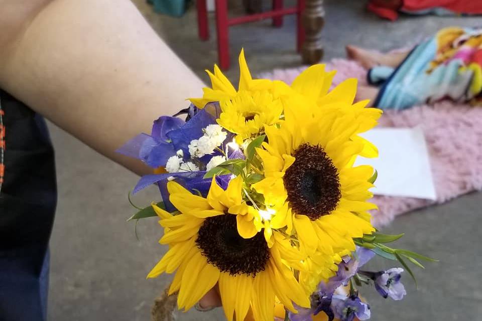 Rustic Sunflower Cascade