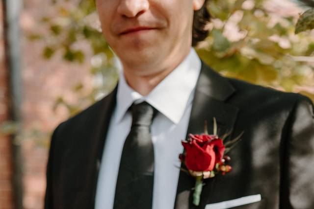 Grooms Details
