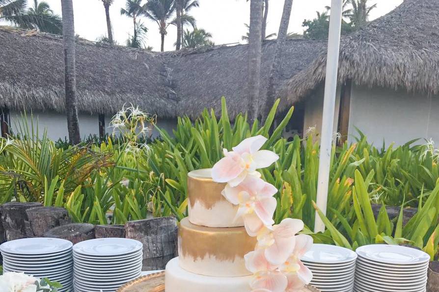 White Flower Cakes