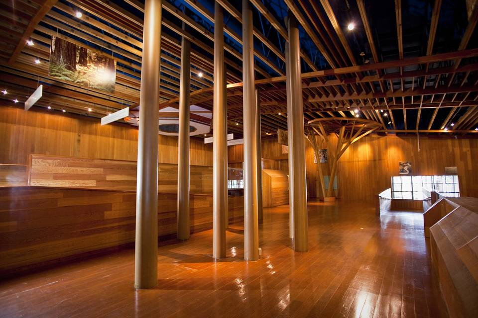The wooden reception