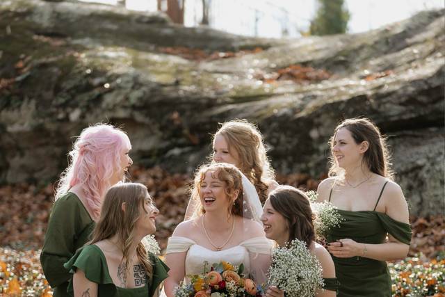 Bride & Bridesmaids Candid