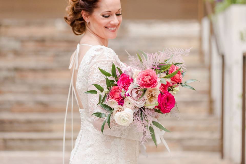 Fuchsia wedding at The Briscoe