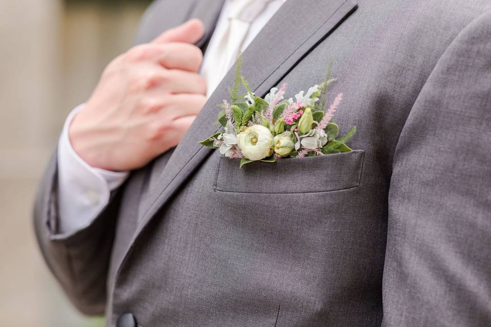 Fuchsia wedding at The Briscoe