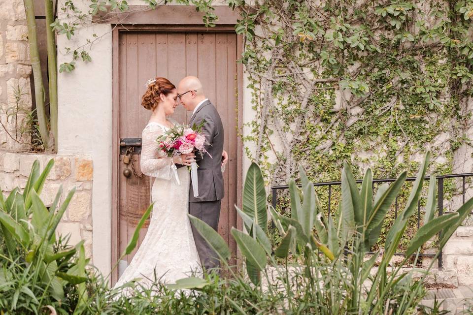 Fuchsia wedding at The Briscoe