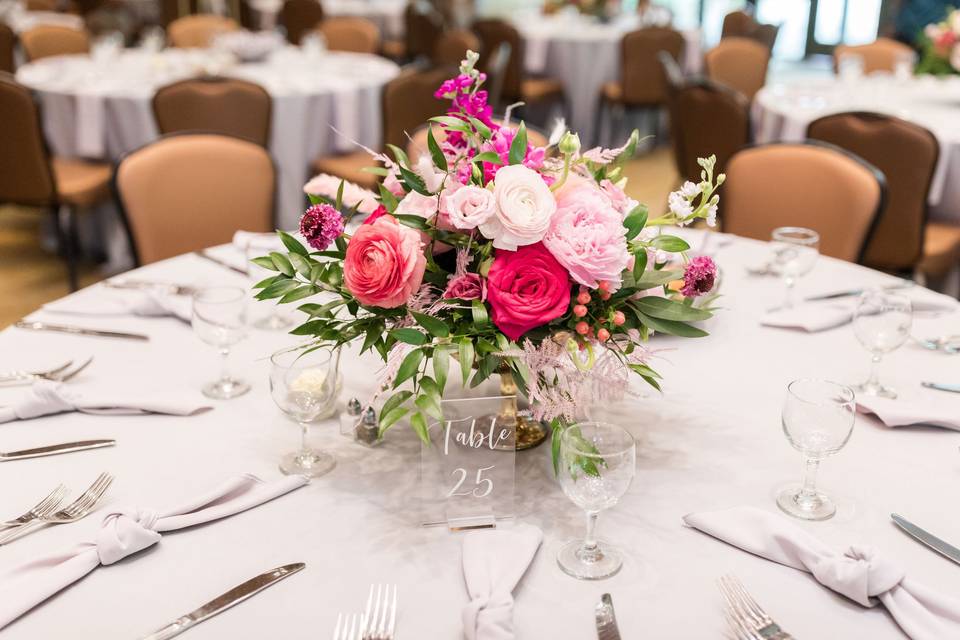 Fuchsia wedding at The Briscoe