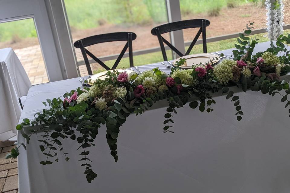 Locally grown sweetheart table
