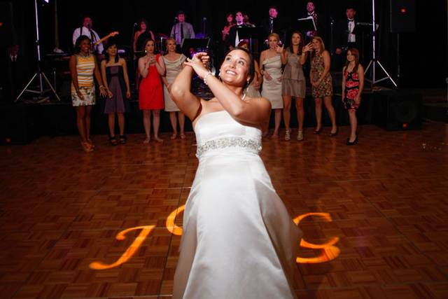 Bouquet toss