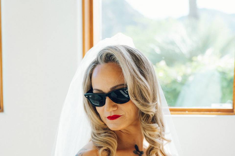 Bride with raybans