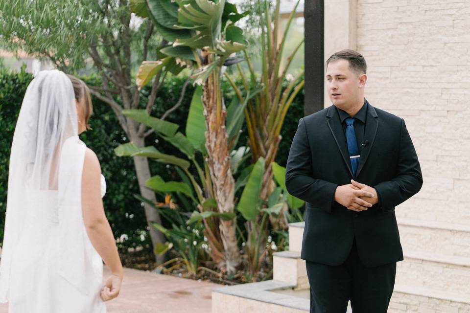 Wedding first looks