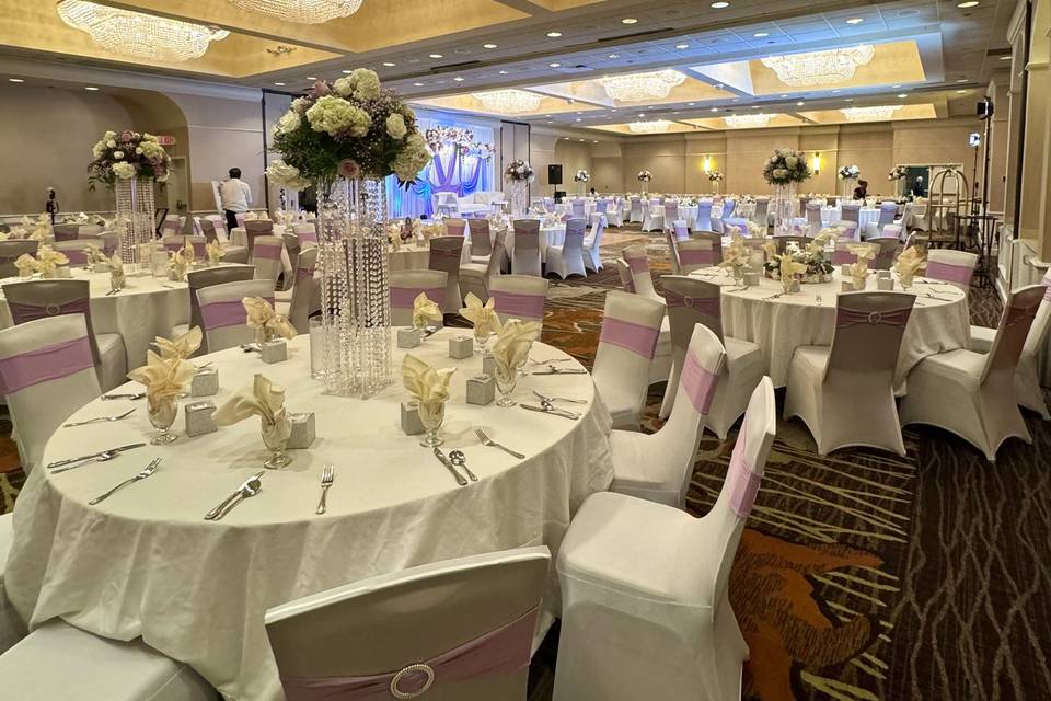 Windsor Locks Ballroom Wedding