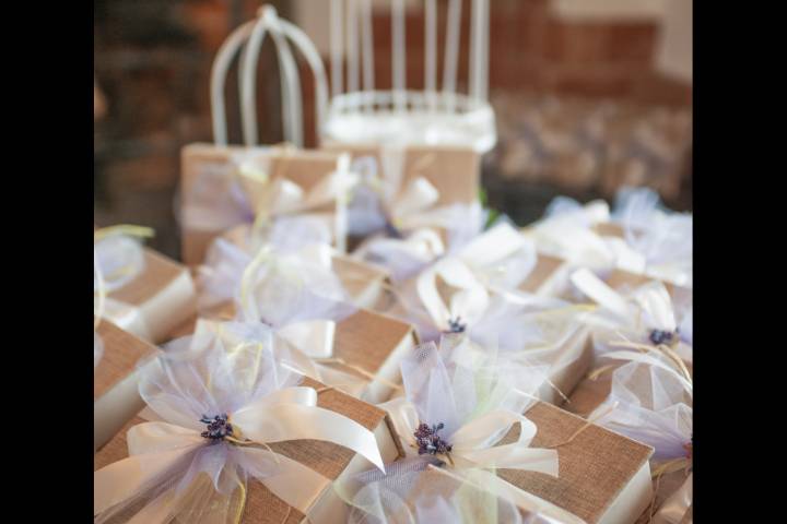 White Ribbon & Tulle Favors
