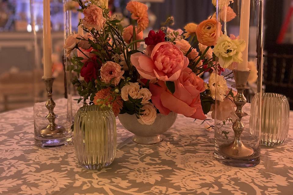 Medium centerpiece