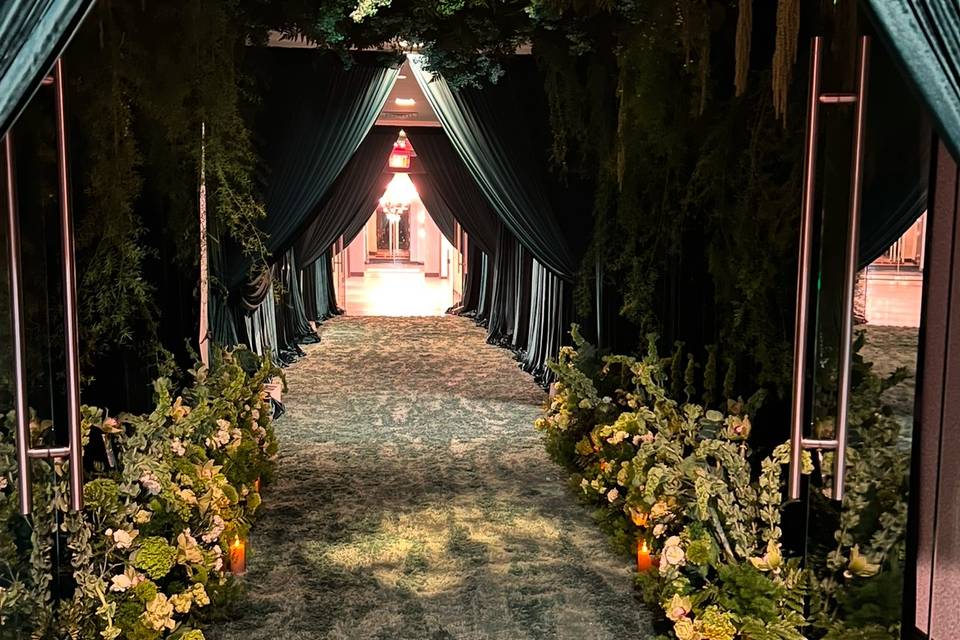 Tunnel Draping & Florals