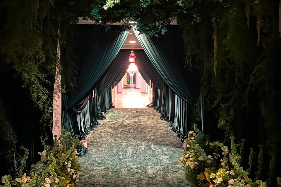 Tunnel Draping & Florals