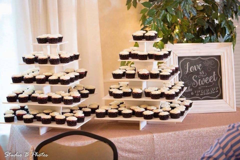 Double cupcake towers