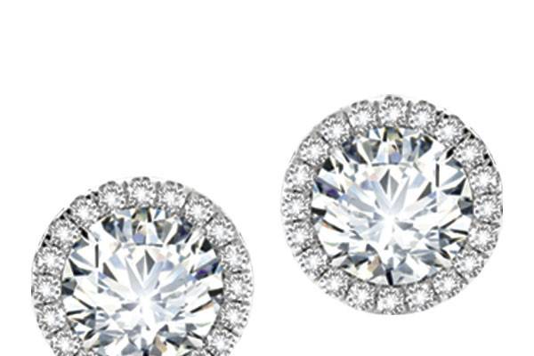 Forevermark Center of My Universe diamond stud earrings in 18kt white gold