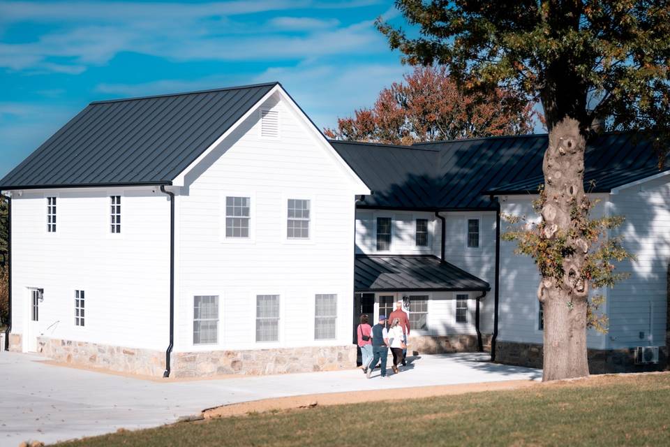 Mountain Road Manor