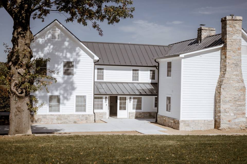 Mountain Road Manor