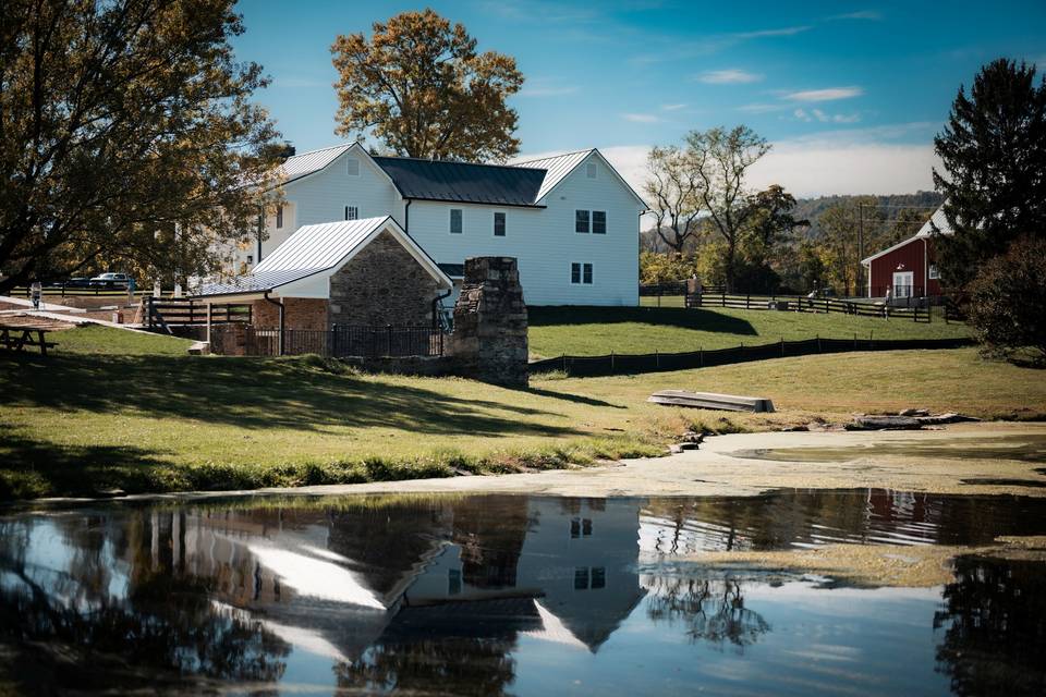 Mountain Road Manor