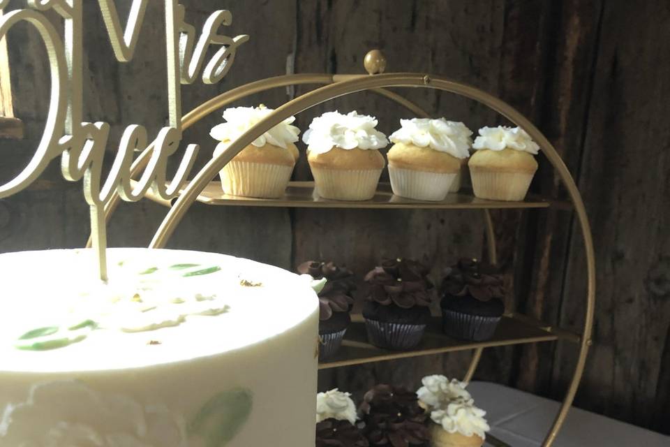Cake & Cupcake Display