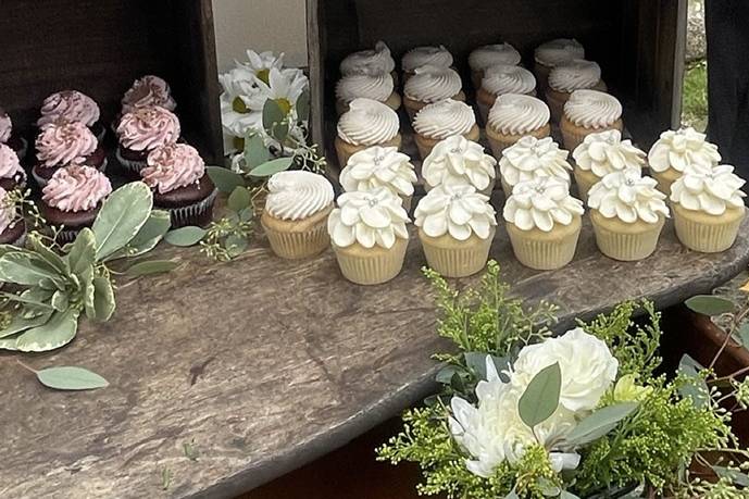 Elegant Wedding Cupcakes