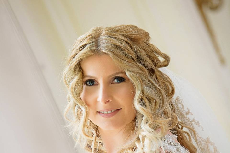 Andy Sandy Photo & Video & Makeup Home For Brides