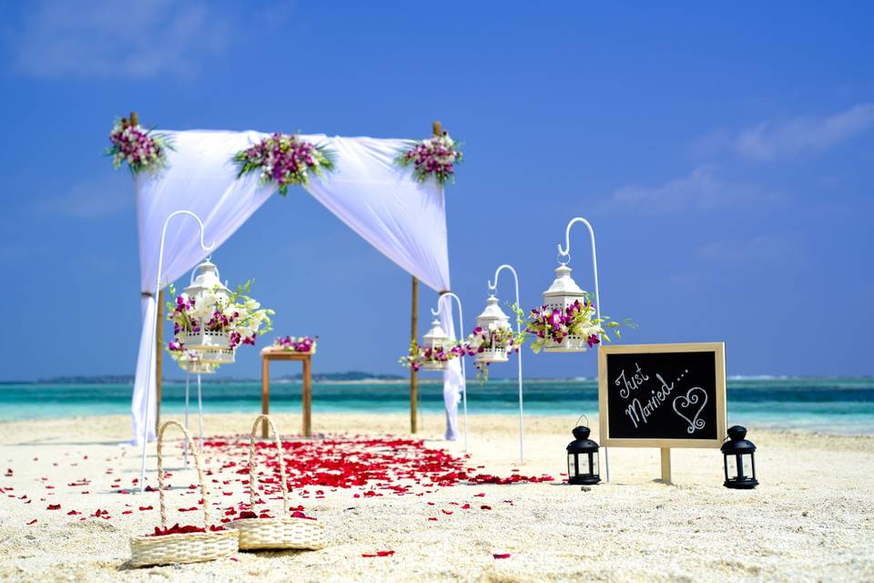 Beach wedding decoration