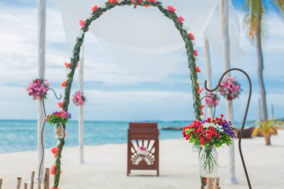 Beach wedding decoration