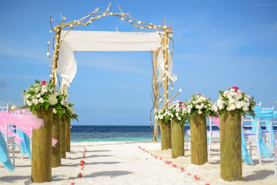 Beach wedding decoration