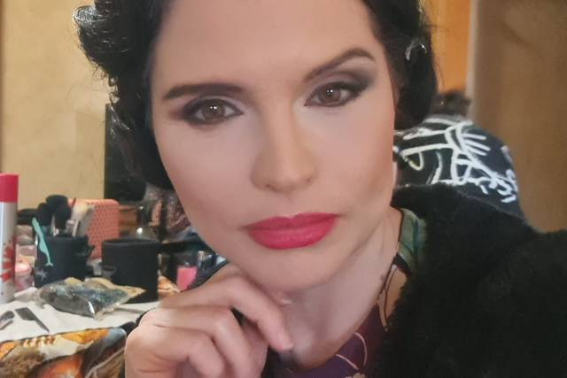 Amabile Makeup and Hairstyle