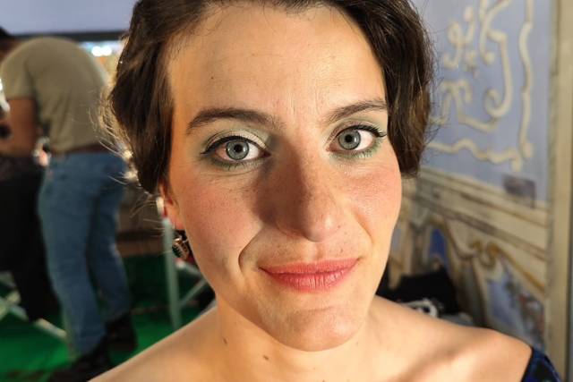 Amabile Makeup and Hairstyle