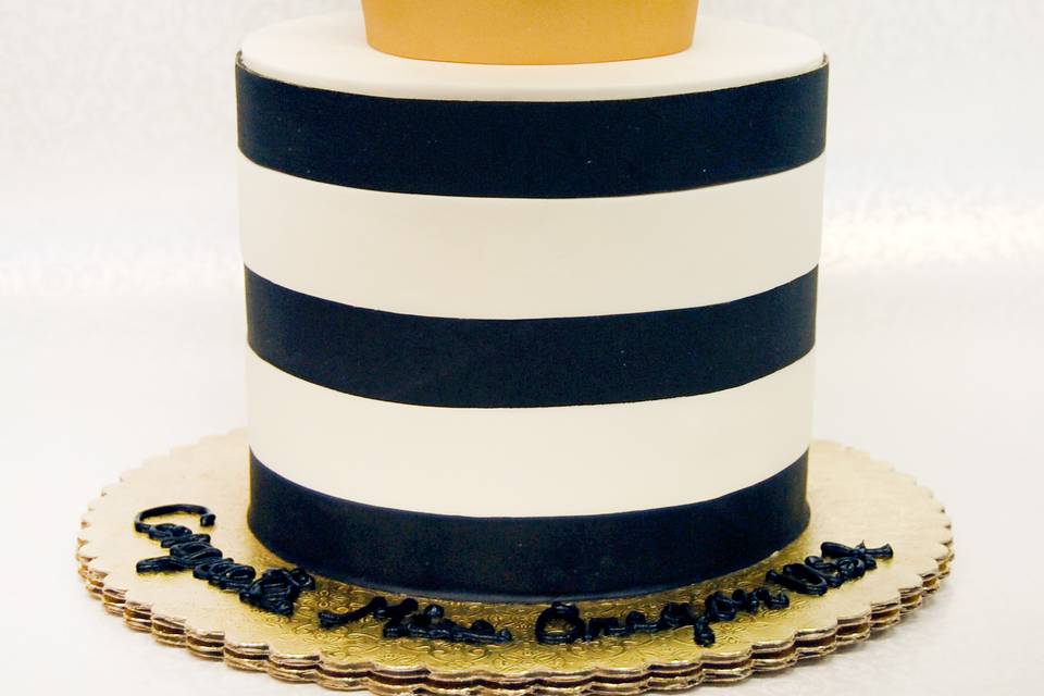 Fondant stripes and crown