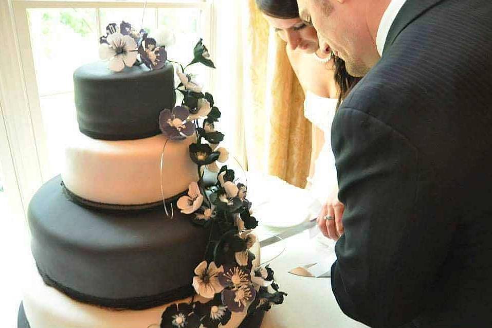 Black and white wedding cake