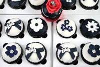 Black and white cupcakes